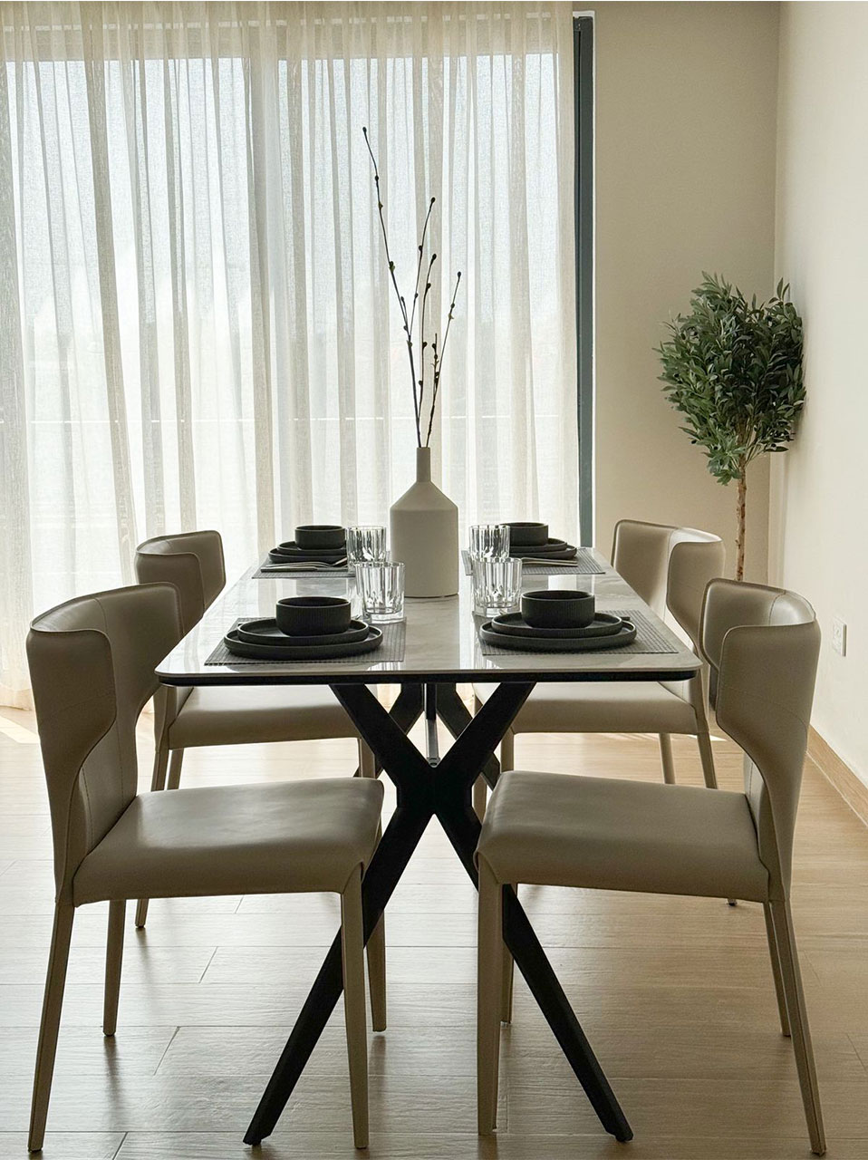 ambassador-dinning-room